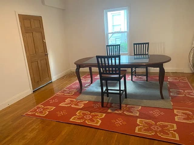 27 Shaw St, # 1, Lowell, MA 01851