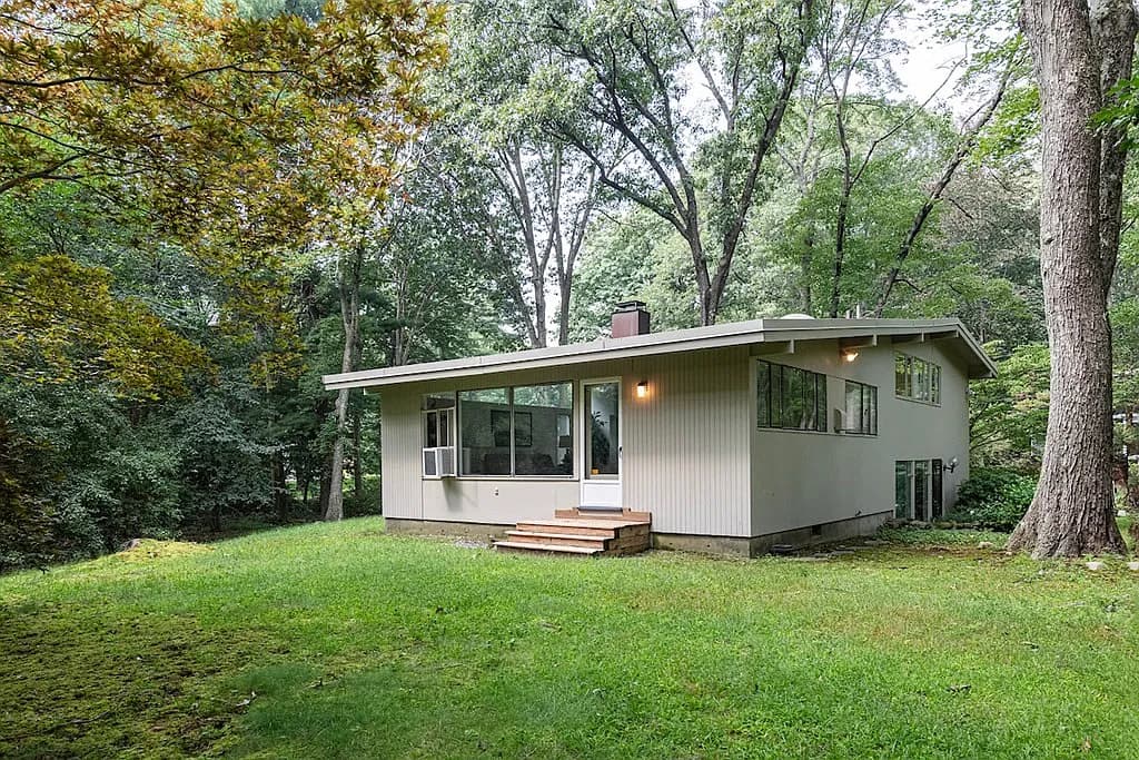 5 Fessenden Way, Lexington, MA 02420